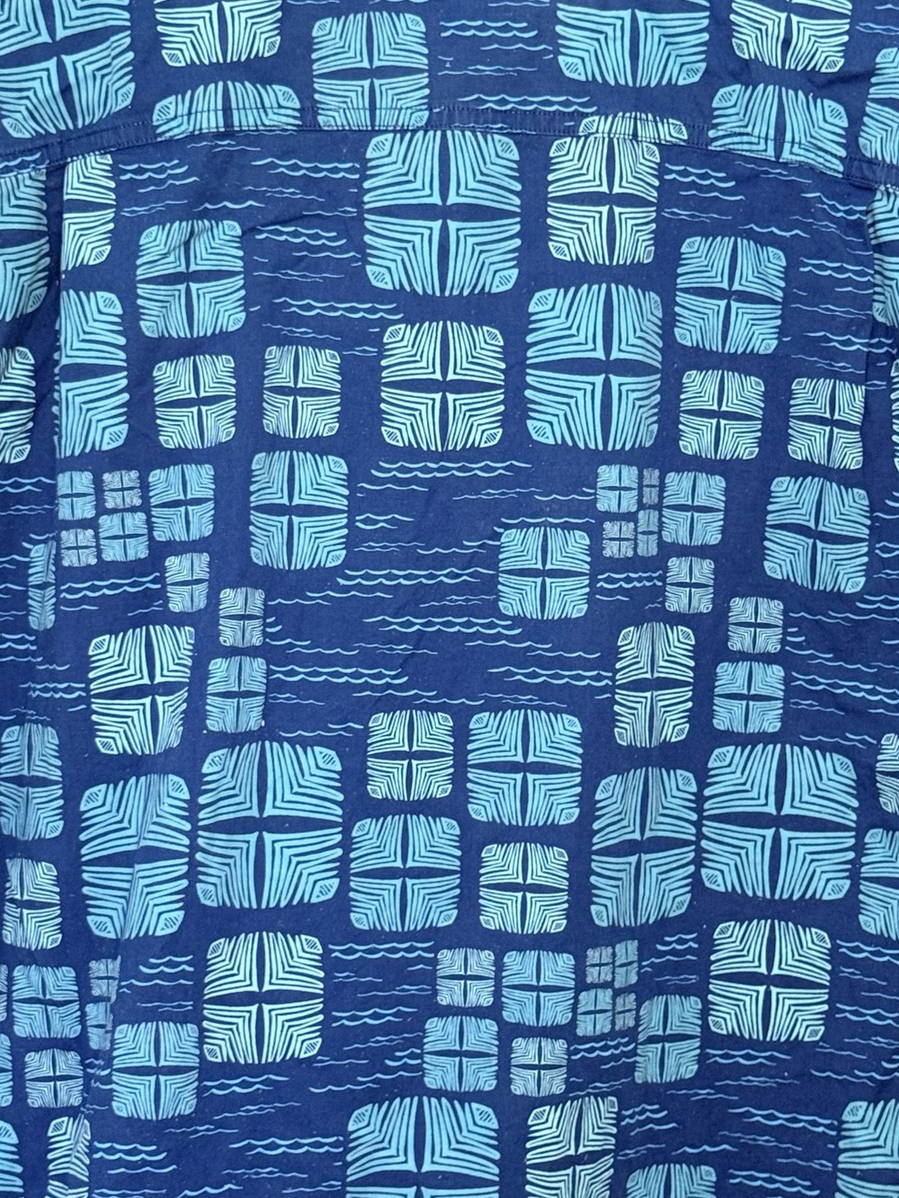 Tommy Bahama | Old Royal Geometric Cotton Blend Camp Shirt | Size XL - Picture 4 of 4